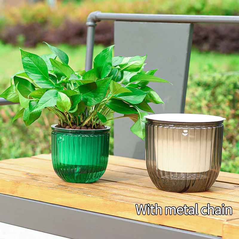 Jardiniere d exterieur sur une table dehors