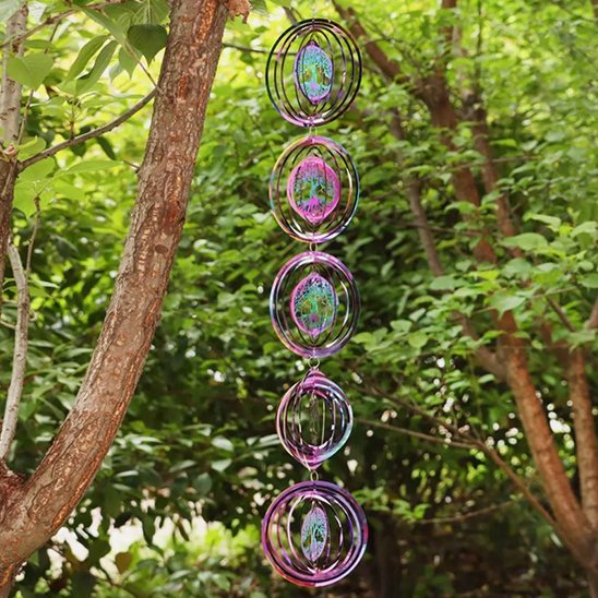 carillon a vent arbre de vie melodieux multicolore dans jardin
