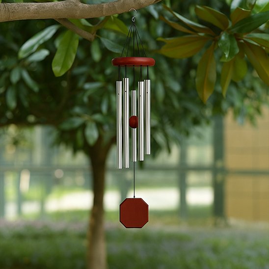 Carillon métal bois dans un arbre 1