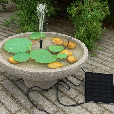 Fontaine solaire sur le sol