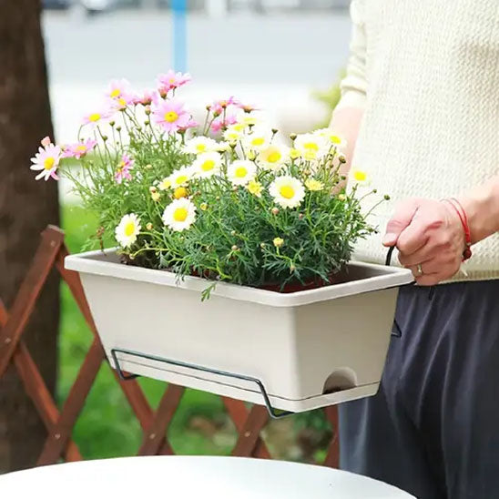 jardiniere exterieur balcon blanc